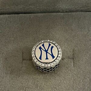 Pandora New York Yankees Charm Destination Charms